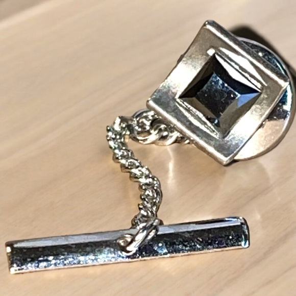 Vintage Swank Men’s Tie Tack Pin Sterling Sliver Black Greenish Gemstone Signed - Picture 1 of 9